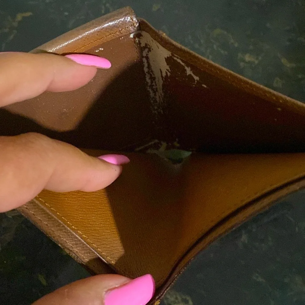 Authentic Louis Vuitton vintage wallet, monogram Needs love on inside (inside)